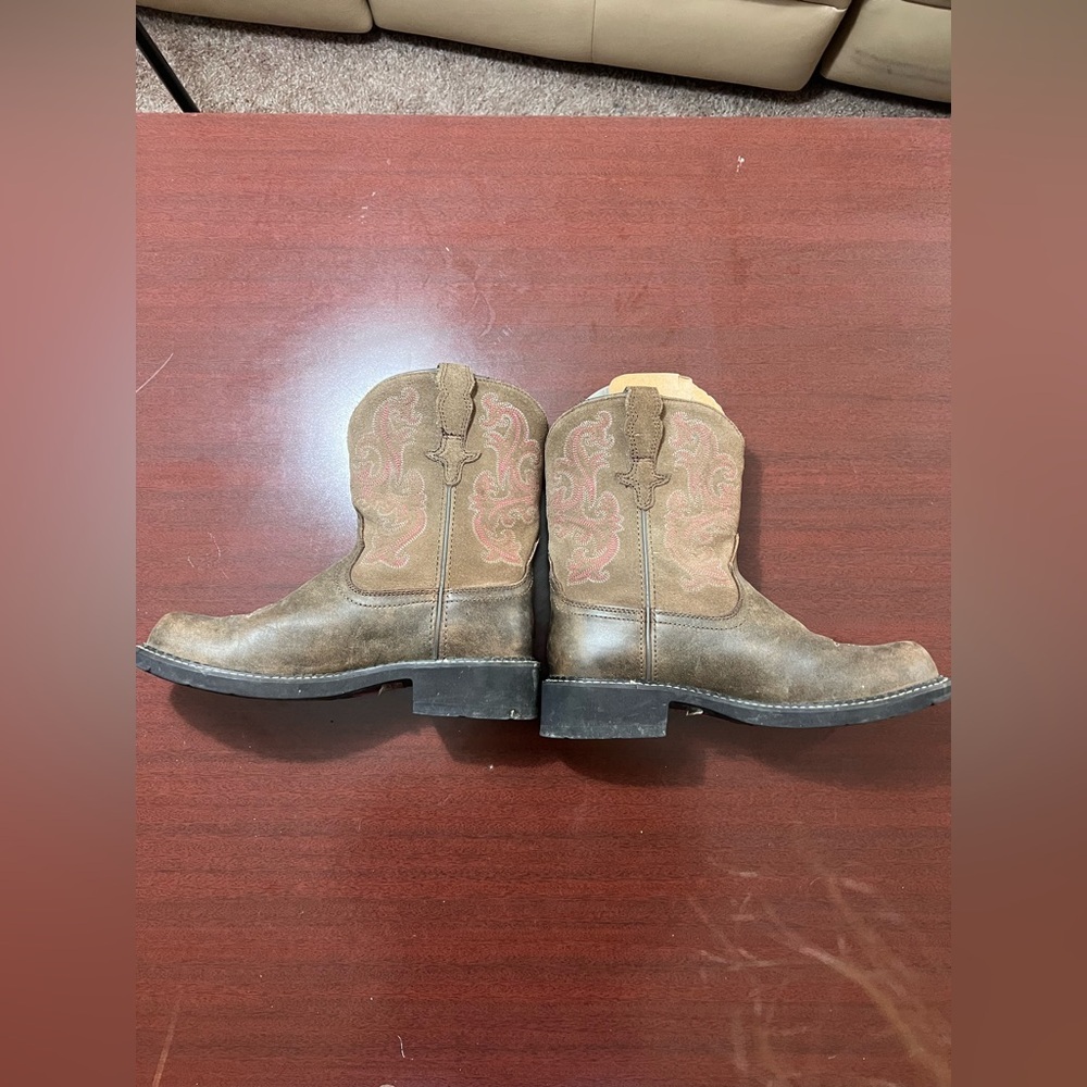 Ariat Brown Boots with Pink Lining - Picture 6 of 8